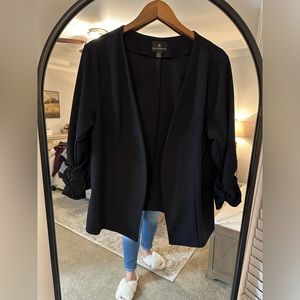 Worthington Lightweight Collarless Ruched Sleeve Black Blazer in size XL